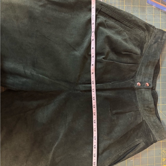 Vintage high waisted suede pants - Picture 4 of 4